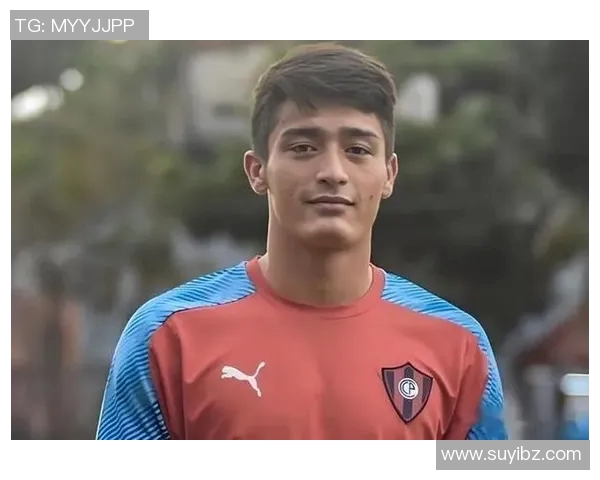 中国足球明星颜值担当盘点帅气球员引领时尚潮流