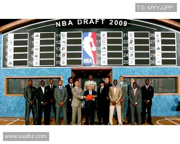 篮球明星Ben的传奇之路：从街头球场到NBA巅峰的奋斗故事